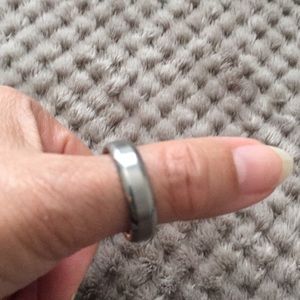 Men’s wedding band